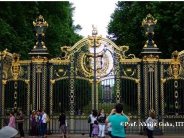 gate-near-buckingham-palace-abhijit-guha.JPG