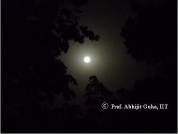full-moon-at-IIT-KGP-BuddhaPurnima-2010-2-copyrighted-Abhijit-Guha.JPG